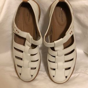 Ultra structured by Clarks